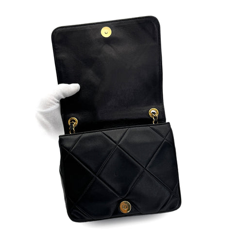 VINTAGE CHANEL MATELASSE CHAIN SHOULDER BAG BLACK LAMB SKIN GOLD HARDWARE 90321158