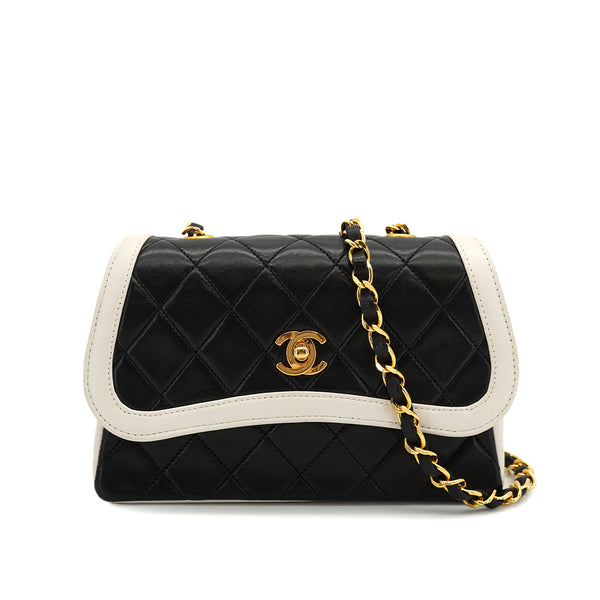 VINTAGE CHANEL MATELASSE CHAIN SHOULDER BAG BLACK WHITE LAMB SKIN GOLD HARDWARE 90326672