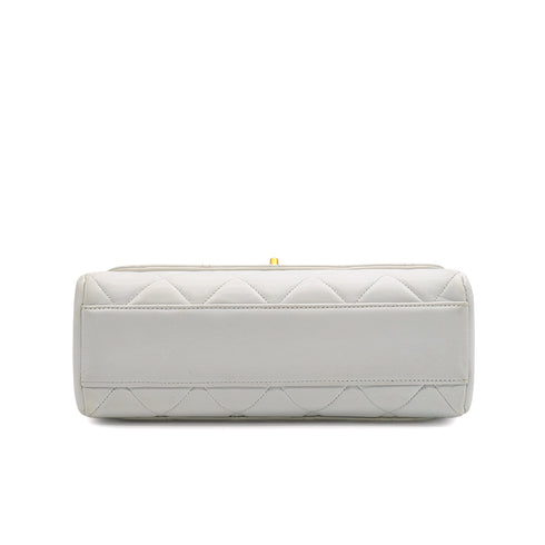 VINTAGE CHANEL MATELASSE CHAIN SHOULDER BAG WHITE LAMB SKIN GOLD HARDWARE 90346872