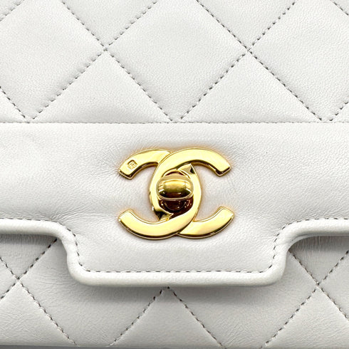 VINTAGE CHANEL MATELASSE CHAIN SHOULDER BAG WHITE LAMB SKIN GOLD HARDWARE 90313333