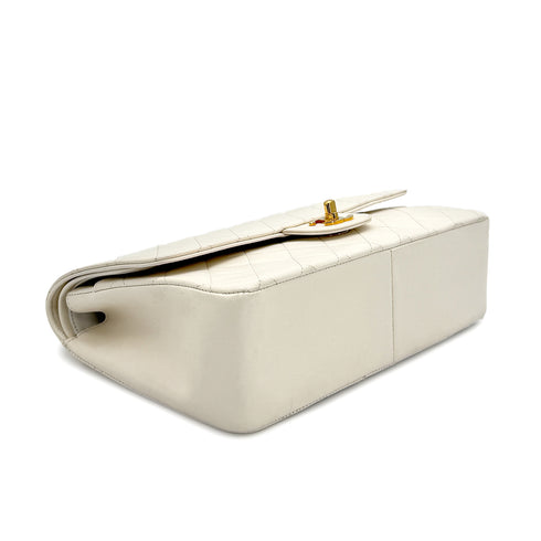 VINTAGE CHANEL MATELASSE CHAIN SHOULDER BAG WHITE LAMB SKIN GOLD HARDWARE 90314884