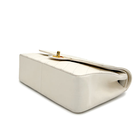 VINTAGE CHANEL MATELASSE CHAIN SHOULDER BAG WHITE LAMB SKIN GOLD HARDWARE 90314884