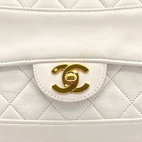 VINTAGE CHANEL MATELASSE CHAIN SHOULDER BAG WHITE LAMB SKIN GOLD HARDWARE 90324753