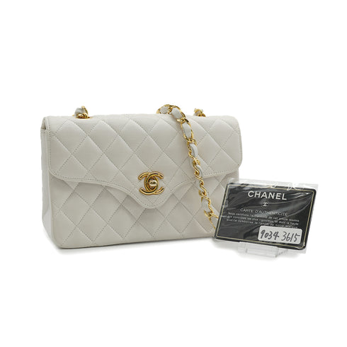 VINTAGE CHANEL MATELASSE CHAIN SHOULDER HAND BAG WHITE LAMB SKIN GOLD HARDWARE 90343615