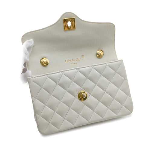 VINTAGE CHANEL MATELASSE CHAIN SHOULDER HAND BAG WHITE LAMB SKIN GOLD HARDWARE 90343615