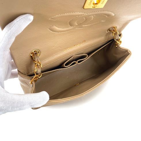 VINTAGE CHANEL MATELASSE FULL FLAP CHAIN SHOULDER BAG BEIGE LAMB SKIN GOLD HARDWARE 90327055
