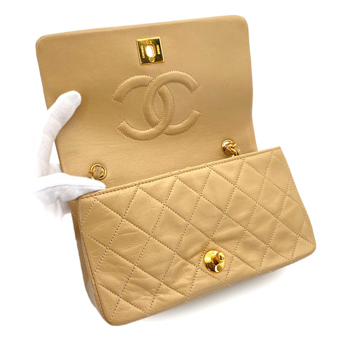 VINTAGE CHANEL MATELASSE FULL FLAP CHAIN SHOULDER BAG BEIGE LAMB SKIN GOLD HARDWARE 90327092