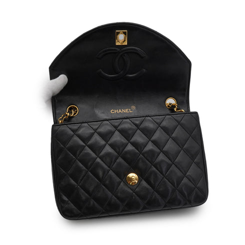 VINTAGE CHANEL MATELASSE HALF MOON CHAIN SHOULDER BAG BLACK LAMB SKIN GOLD HARDWARE 90339832