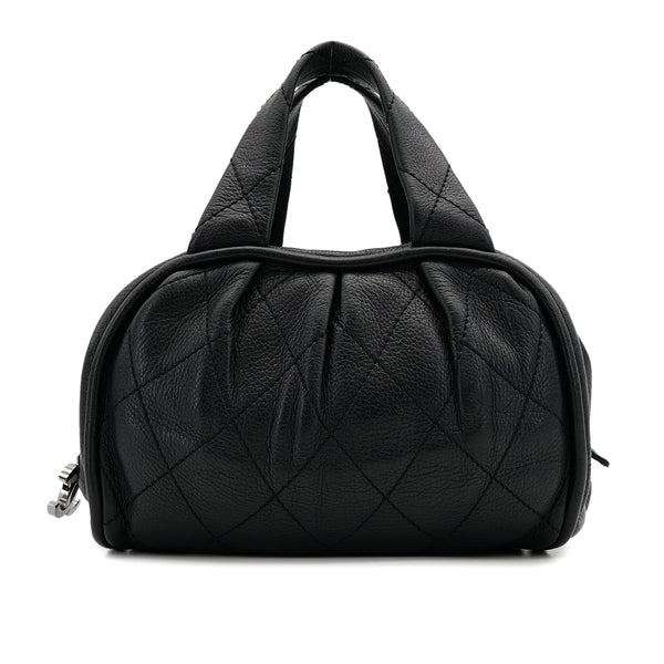VINTAGE CHANEL MATELASSE HAND BAG BLACK LEATHER SILVER HARDWARE 90317186