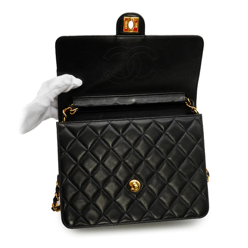 VINTAGE CHANEL MATELASSE TURN LOCK CHAIN SHOULDER BAG BLACK LAMB SKIN GOLD HARDWARE 90348246