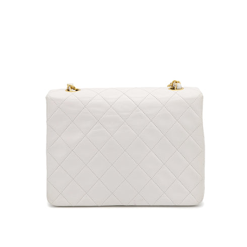 VINTAGE CHANEL MINI MATELASSE CHAIN SHOULDER BAG WHITE LAMB SKIN GOLD HARDWARE 90317872