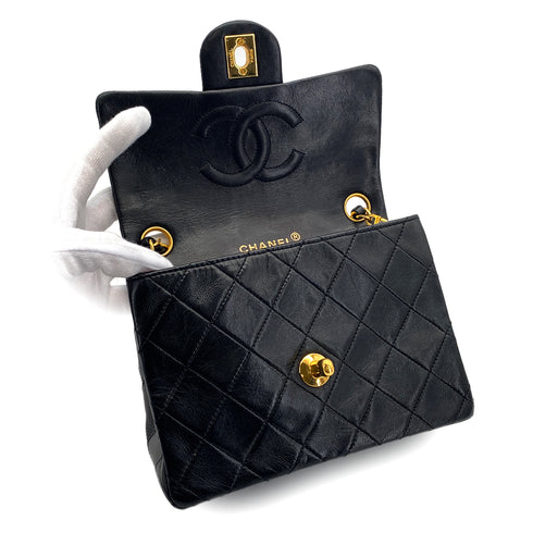 VINTAGE CHANEL MINI SQUARE 17 CHAIN SHOULDER BAG BLACK LAMB SKIN GOLD HARDWARE 90327281
