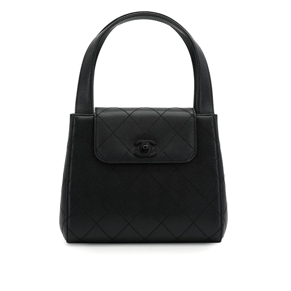 VINTAGE CHANEL TURN LOCK HAND BAG BLACK CAVIAR SKIN PLASTIC HARDWARE 90341845