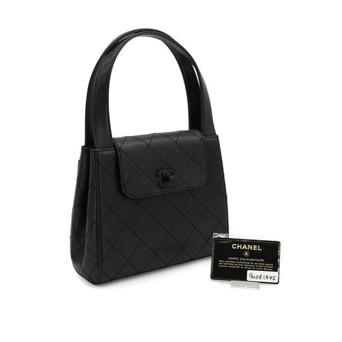 VINTAGE CHANEL TURN LOCK HAND BAG BLACK CAVIAR SKIN PLASTIC HARDWARE 90341845