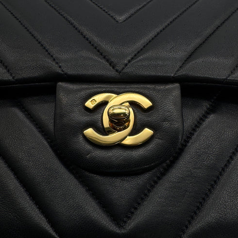 VINTAGE CHANEL CHEVRON V STITCH CHAIN SHOULDER BAG BLACK LAMB SKIN GOLD HARDWARE 90321162