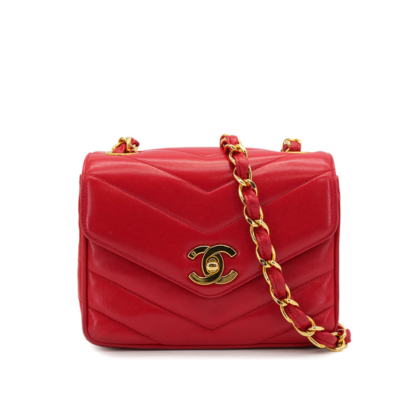 VINTAGE CHANEL CHEVRON V STITCH CHAIN SHOULDER BAG RED LAMB SKIN GOLD HARDWARE 90321155