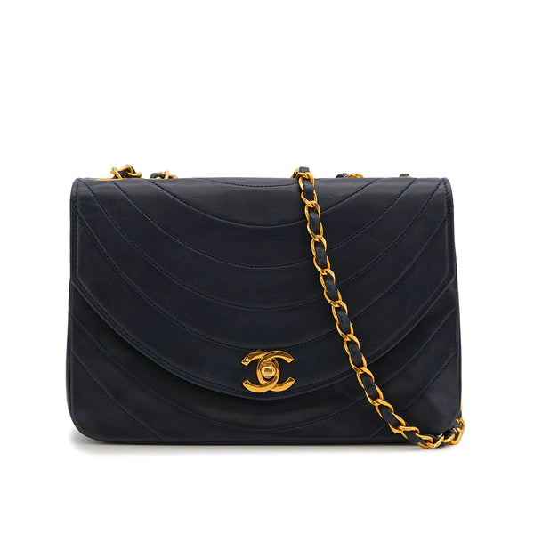 VINTAGE CHANEL WAVE STITCH CHAIN SHOULDER BAG NAVY LAMB SKIN GOLD HARDWARE 90325338