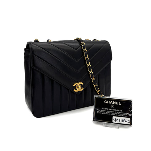 CHANEL VINTAGE CHEVRON CHAIN SHOULDER BAG BLACK LAMB SKIN 90311892