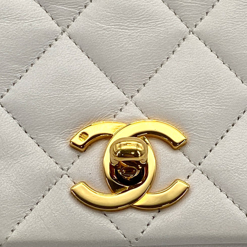 VINTAGE CHANEL FULL FLAP CHAIN SHOULDER BAG WHITE LAMB SKIN GOLD HARDWARE 90311832