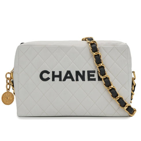 VINTAGE CHANEL MATELASSE LOGO CHAIN SHOULDER BAG WHITE BLACK LAMB SKIN GOLD HARDWARE 90312604