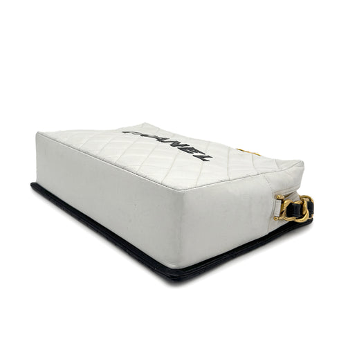 VINTAGE CHANEL MATELASSE LOGO CHAIN SHOULDER BAG WHITE BLACK LAMB SKIN GOLD HARDWARE 90312604