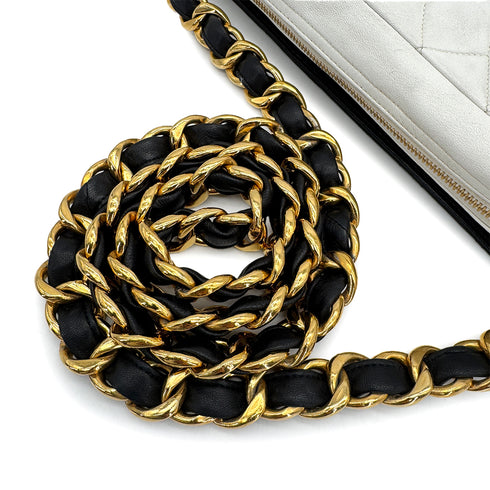 VINTAGE CHANEL MATELASSE LOGO CHAIN SHOULDER BAG WHITE BLACK LAMB SKIN GOLD HARDWARE 90312604