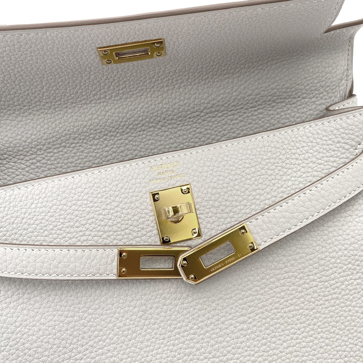 HERMES KELLY 25 RETOURNE GRIS PERLE TOGO HAND SHOULDER BAG B 90242675