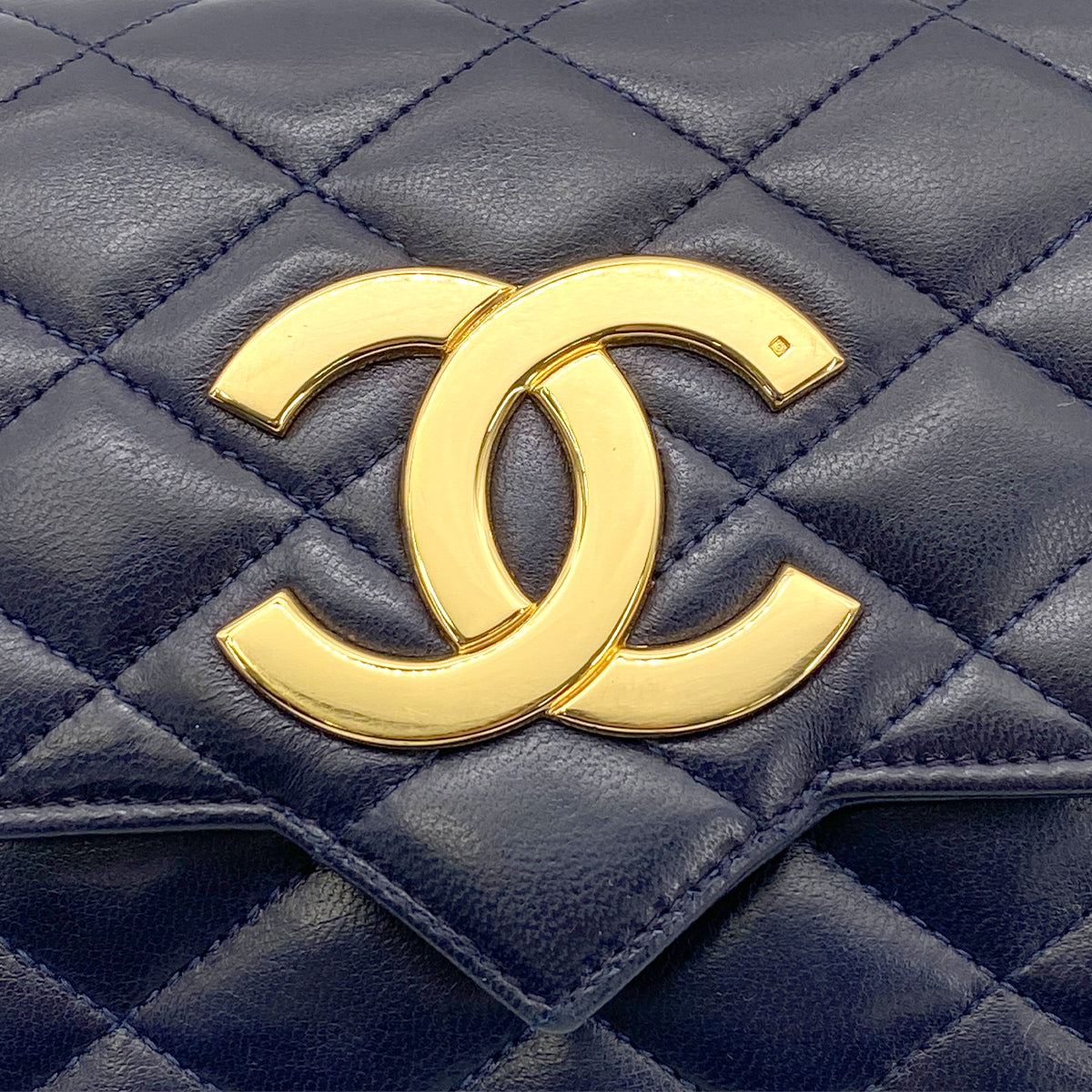 CHANEL VINTAGE BIG COCO MATELASSE CHAIN SHOULDER BAG NAVY LAMB SKIN 90255381