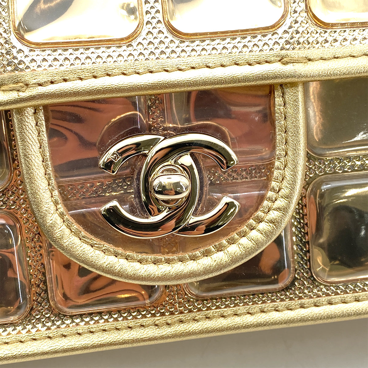 CHANEL VINTAGE ICE CUBE CHAIN SHOULDER BAG GOLD VINYL LAMB SKIN 90258815