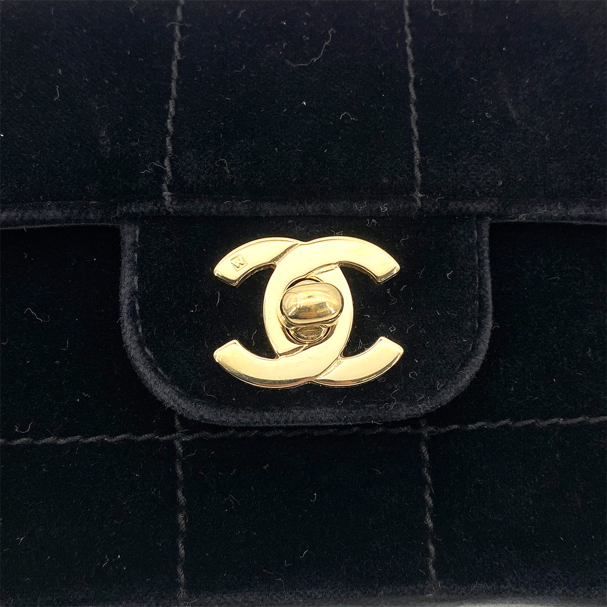 CHANEL VINTAGE CHOCOLATE BAR FRINGE SHOULDER BAG BLACK VELOR 90258846