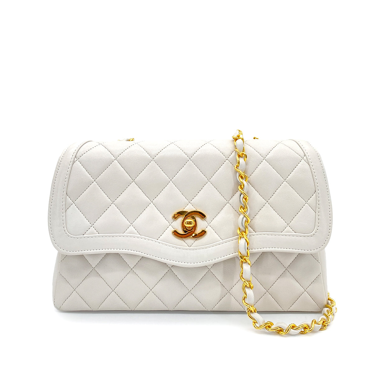 CHANEL VINTAGE MATELASSE CHAIN SHOULDER BAG WHITE LAMB SKIN 90258906