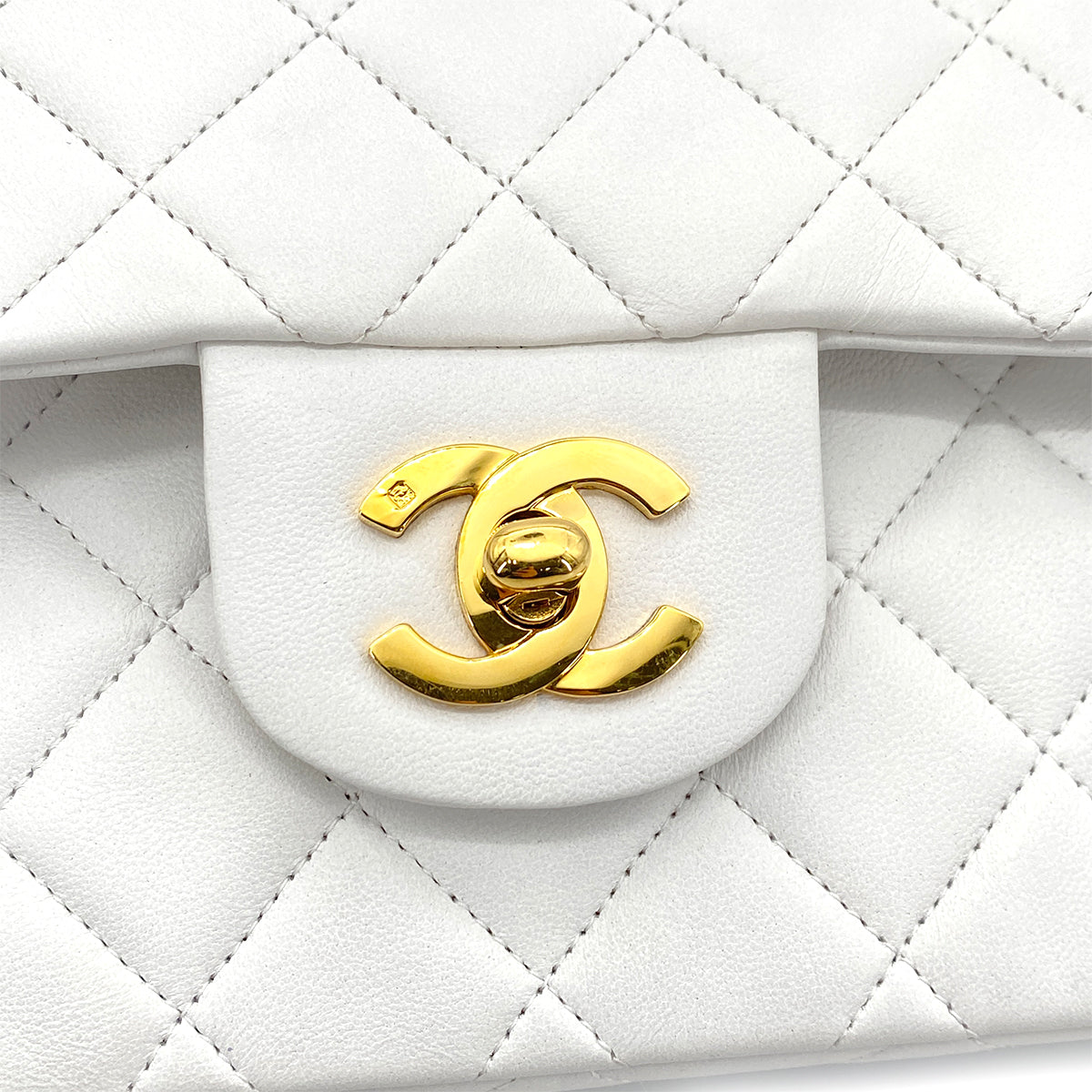 CHANEL VINTAGE CLASSIC FLAP SMALL CHAIN SHOULDER BAG WHITE LAMB SKIN 90260108