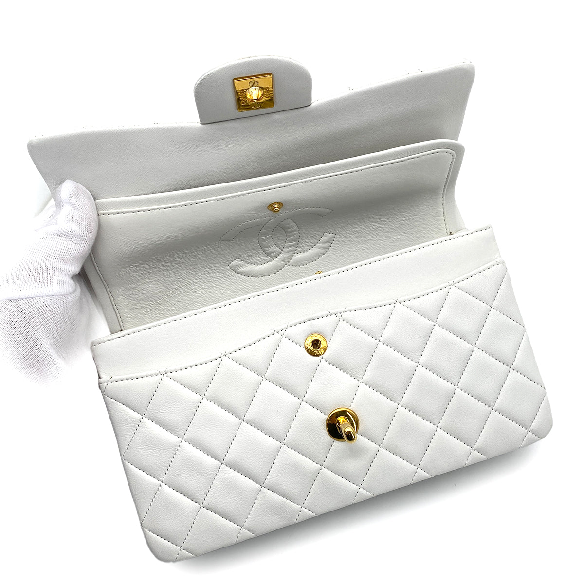 CHANEL VINTAGE CLASSIC FLAP SMALL CHAIN SHOULDER BAG WHITE LAMB SKIN 90260108