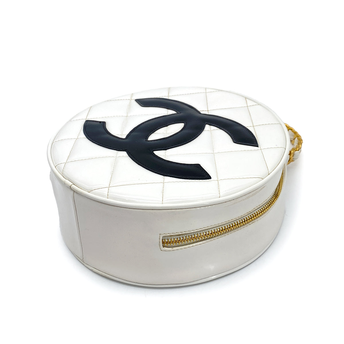 CHANEL VINTAGE ROUND VANITY HAND BAG WHITE BLACK ENAMEL 90260133