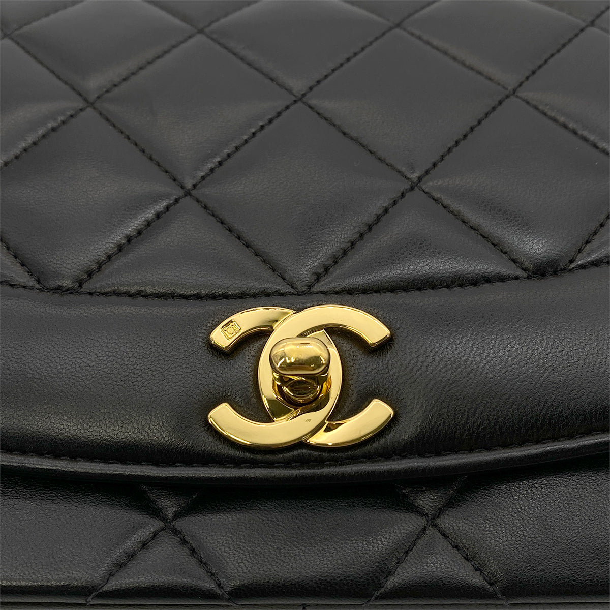 CHANEL VINTAGE DIANA MEDIUM CHAIN SHOULDER BAG BLACK LAMB SKIN 90260498