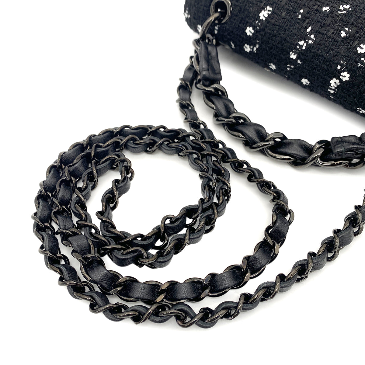 CHANEL MINI CHAIN SHOULDER BAG BLACK WHITE FLOWER TWEED 90261195