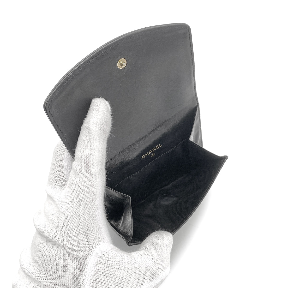 CHANEL VINTAGE BIFOLD COMPACT WALLET BLACK LAMB SKIN 90261356