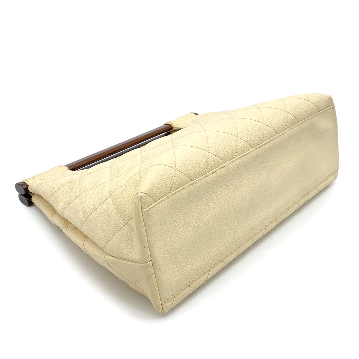 CHANEL VINTAGE MATELASSE WOOD HANDLE BAG BEIGE CAVIAR SKIN 90261564