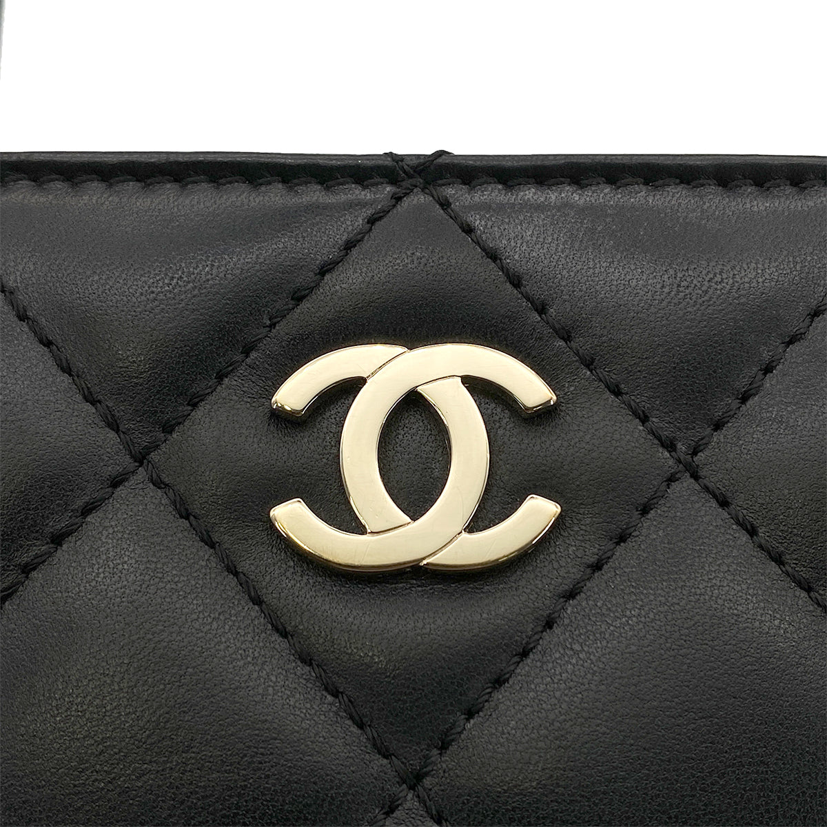 CHANEL VINTAGE MATELASSE HAND BAG BLACK LAMB SKIN 90262309