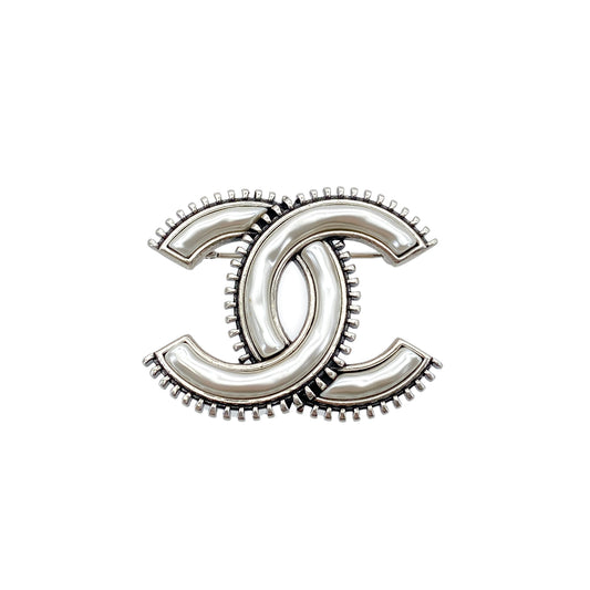 CHANEL COCOMARK BROOCH FAUX PEARL ACCESSORY B24K 90262404