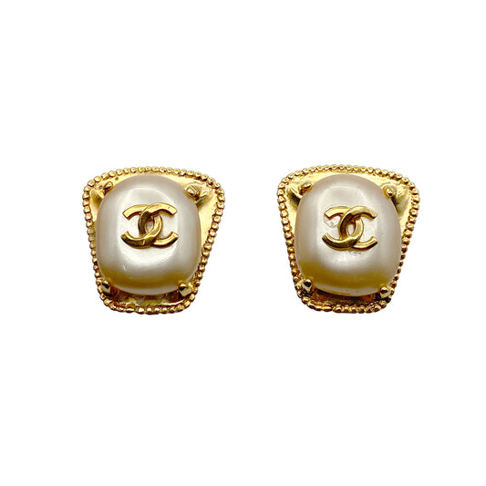 CHANEL VINTAGE EARRINGS COCOMARK FAUX PEARL ACCESSORY 97A 90263325