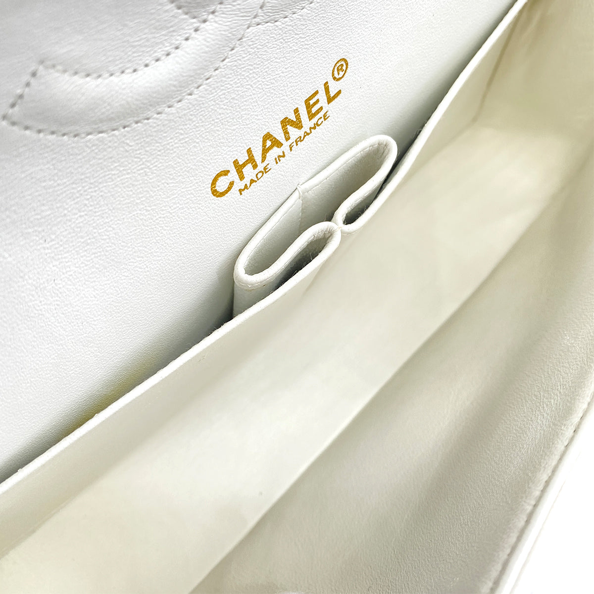 CHANEL VINTAGE CLASSIC FLAP MEDIUM CHAIN SHOULDER BAG WHITE LAMB SKIN 90264367