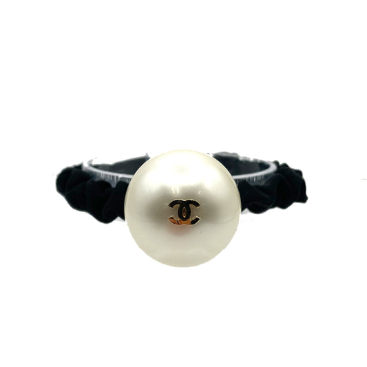 CHANEL HAIR RUBBER  COCOMARK PEARL HAIR ACCESSORY F21V 90264388