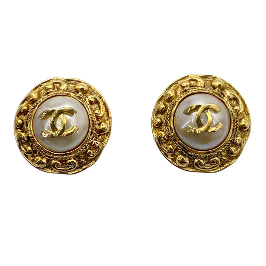 CHANEL VINTAGE EARRINGS COCOMARK FAUX PEARL ROUND ACCESSORY 90264412