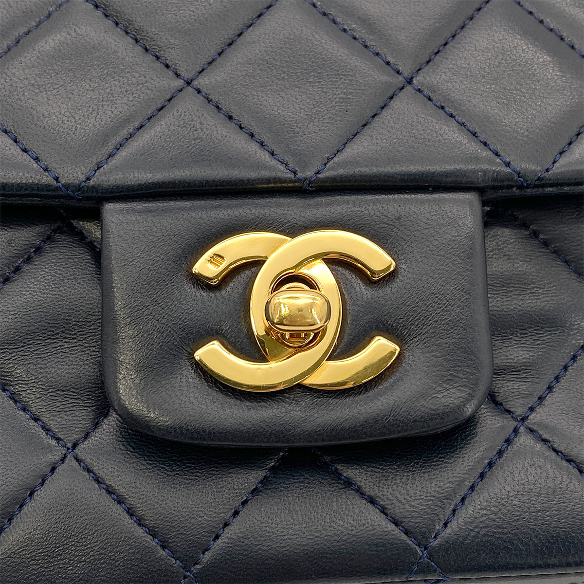 CHANEL VINTAGE MATELASSE CHAIN SHOULDER BAG NAVY LAMB SKIN 90264513