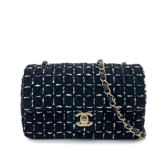 CHANEL CHAIN SHOULDER BAG BLACK WHITE TWEED 90264525