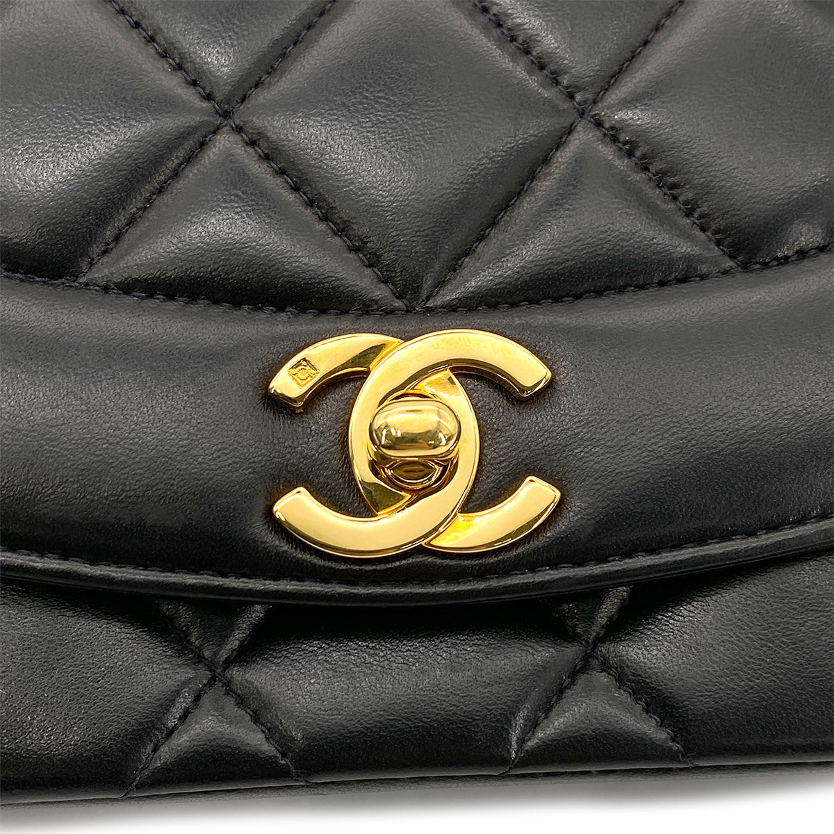 CHANEL VINTAGE DIANA SMALL CHAIN SHOULDER BAG BLACK LAMB SKIN 90264535