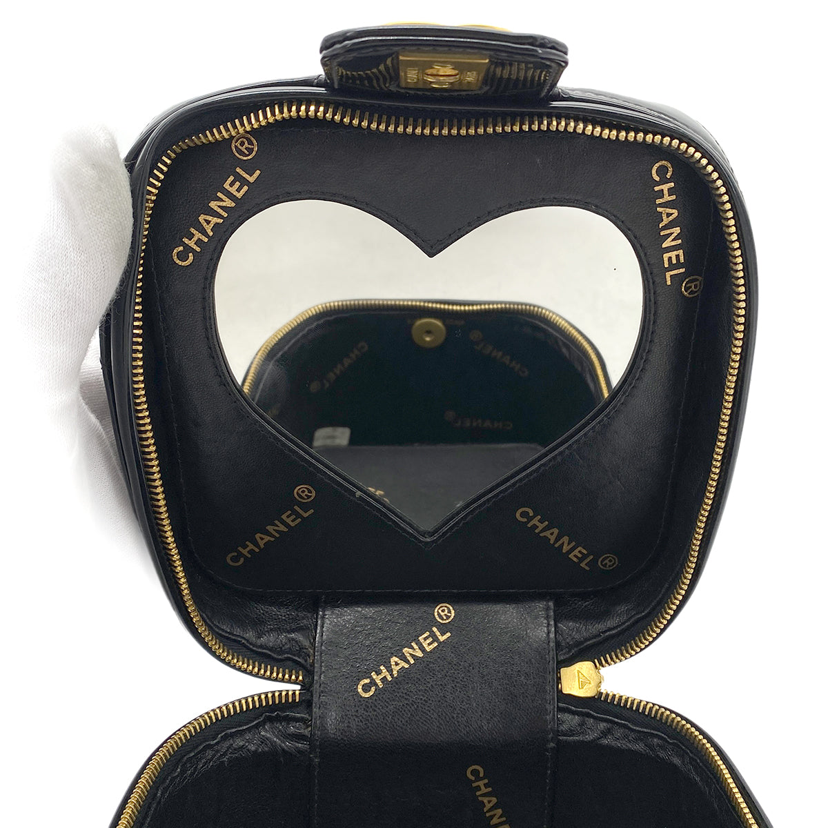 CHANEL VINTAGE VANITY HEART MIRROR HAND BAG BLACK ENAMEL 90265414