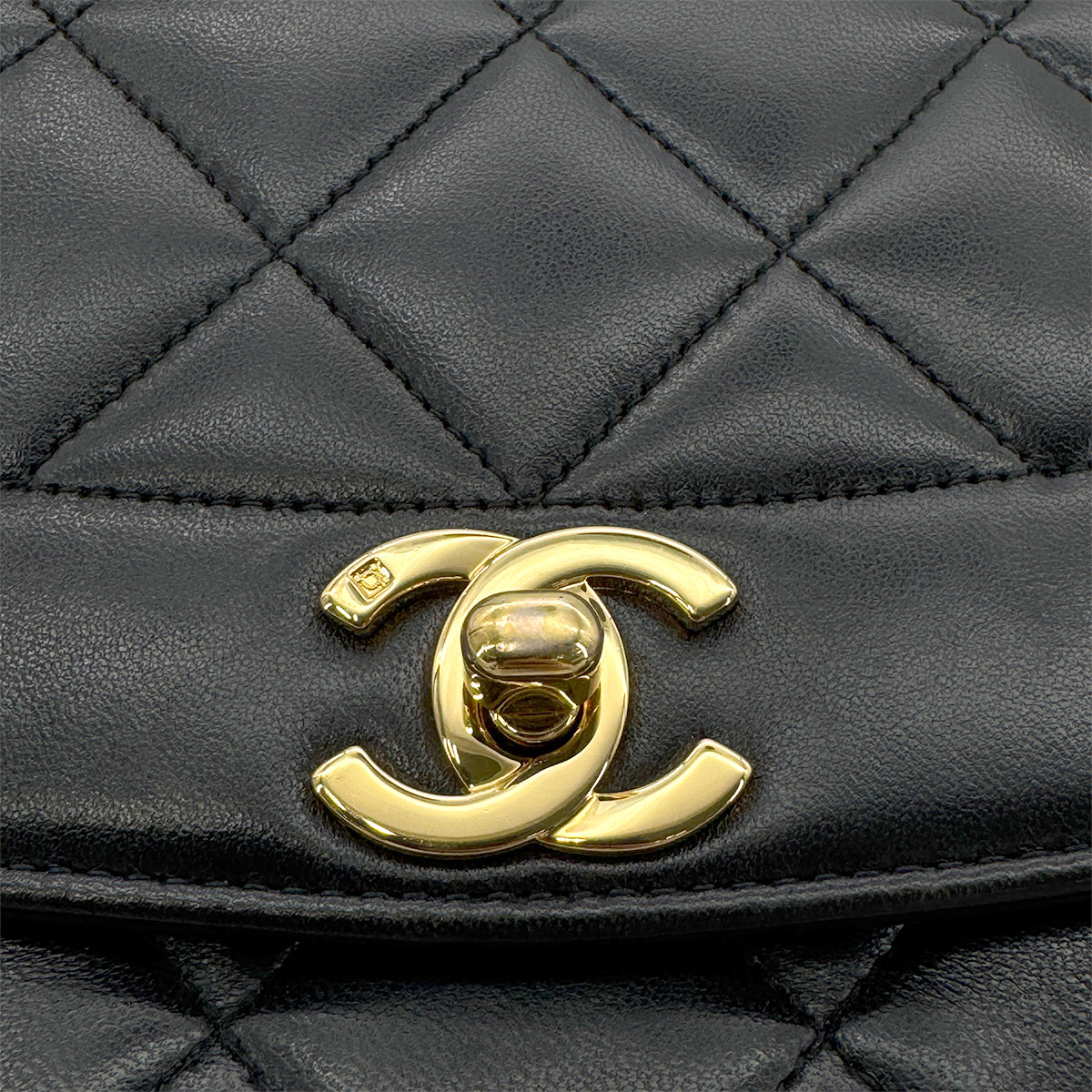 CHANEL VINTAGE DIANA MEDIUM CHAIN SHOULDER BAG BLACK LAMB SKIN 90266709