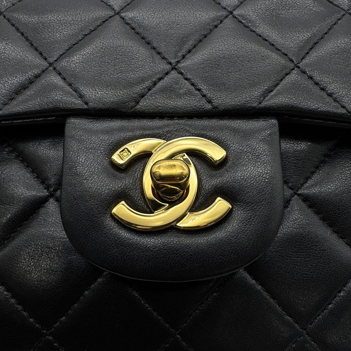 CHANEL VINTAGE CLASSIC FLAP SMALL CHAIN SHOULDER BAG BLACK LAMB SKIN 90266744